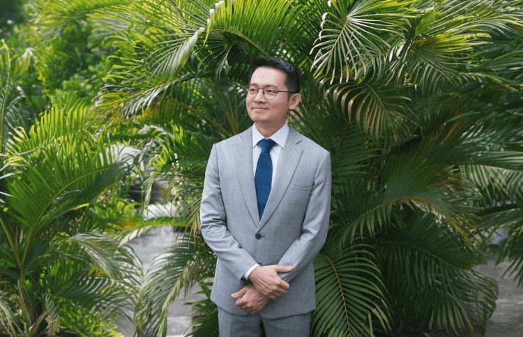 他的成功也许可以为我们提供一些启发
